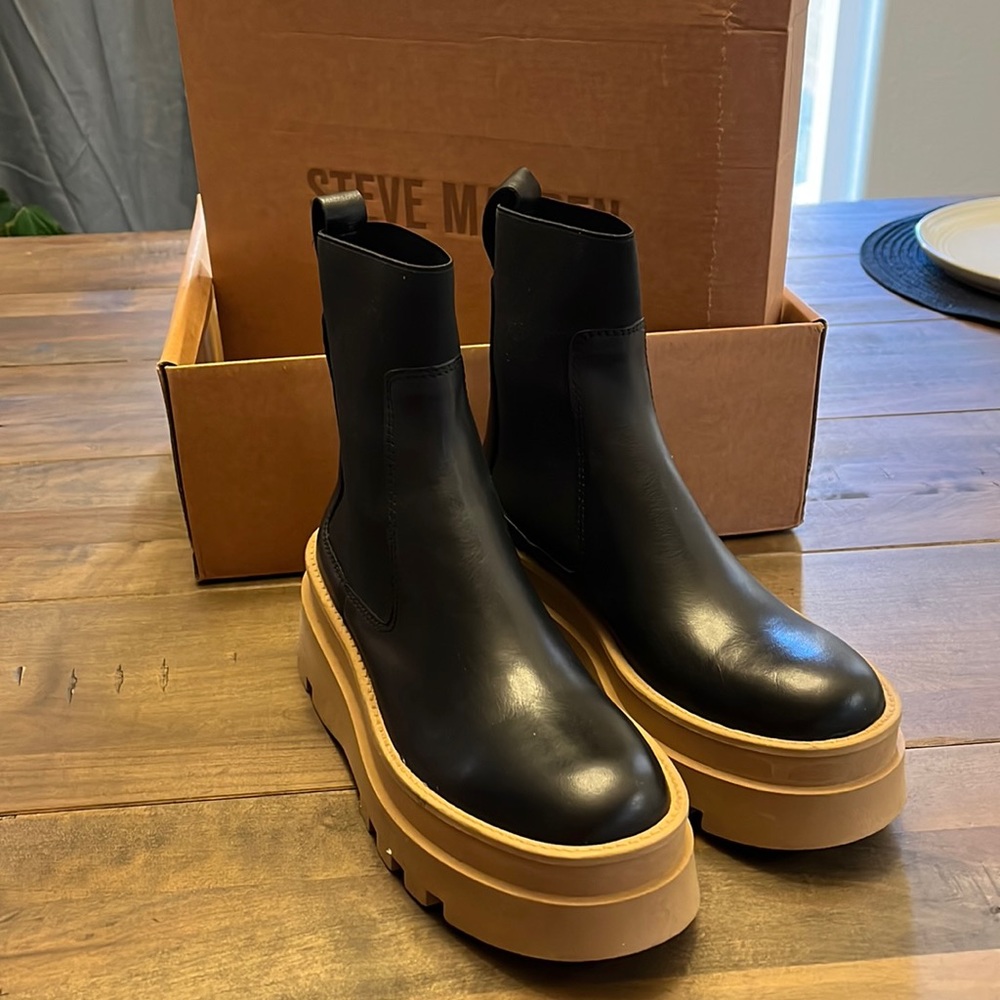 Steve Madden Platform Chelsea Boots